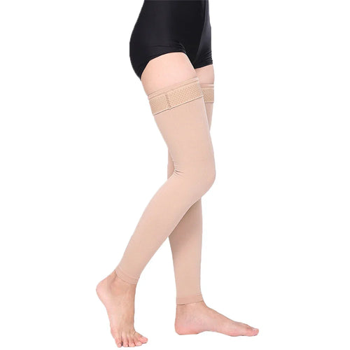 Bas de compression mi-cuisse unisexe porté au quotidien